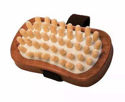 Cellulite hand brush with wooden knobs